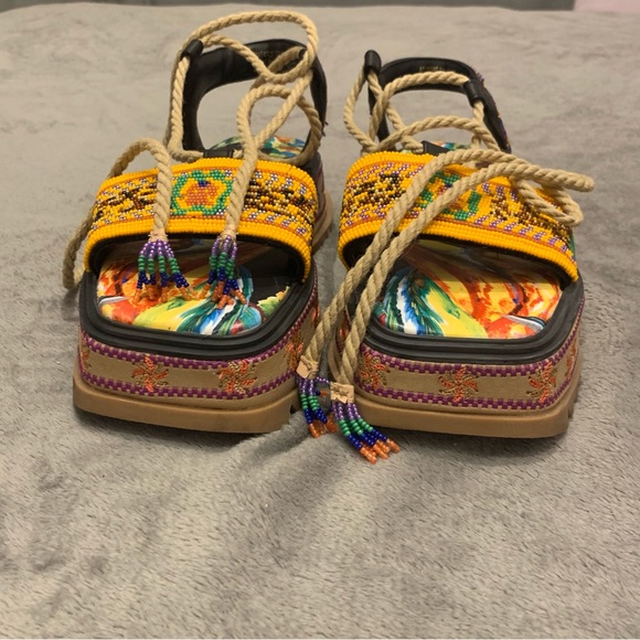 Size 11 Farm Rio Beaded Banana Platform Sandal - Picture 2 of 9